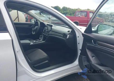 2021 Honda Accord Lx z USA, uszkodzony, nr VIN 1HGCV1F18MA012855